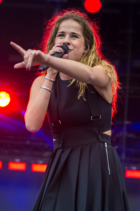 Laura Tesoro @ Suikerrock, picture 6, photographed by Erwin Evrard - FrontView Magazine
