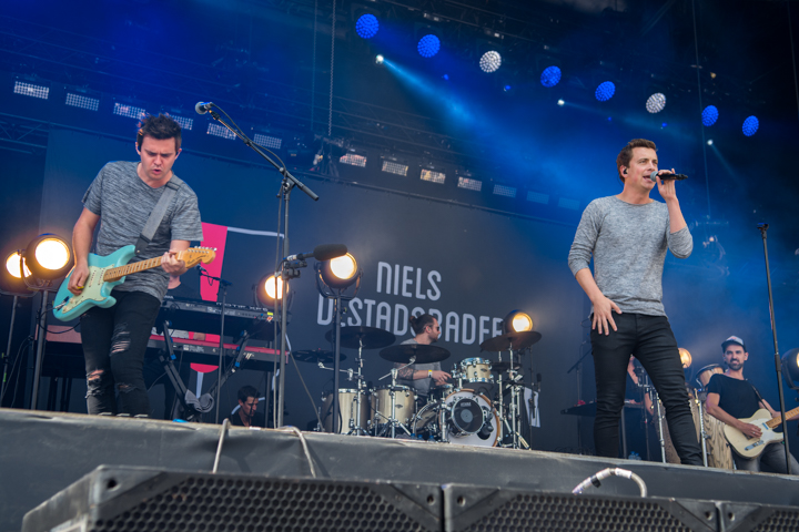 Niels Destadsbader @ Suikerrock, picture 1, photographed by Erwin Evrard - FrontView Magazine