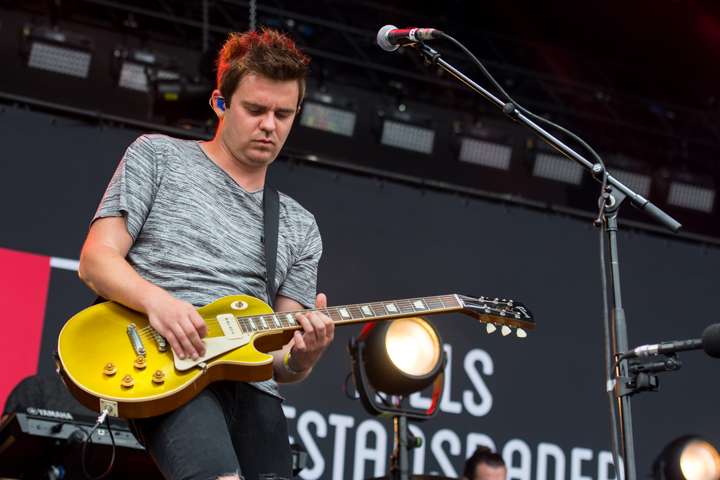 Niels Destadsbader @ Suikerrock, picture 9, photographed by Erwin Evrard - FrontView Magazine