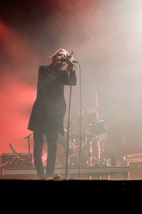 Warhaus @ Dranouter 2017, picture 4, photographed by Gert Daemen - FrontView Magazine