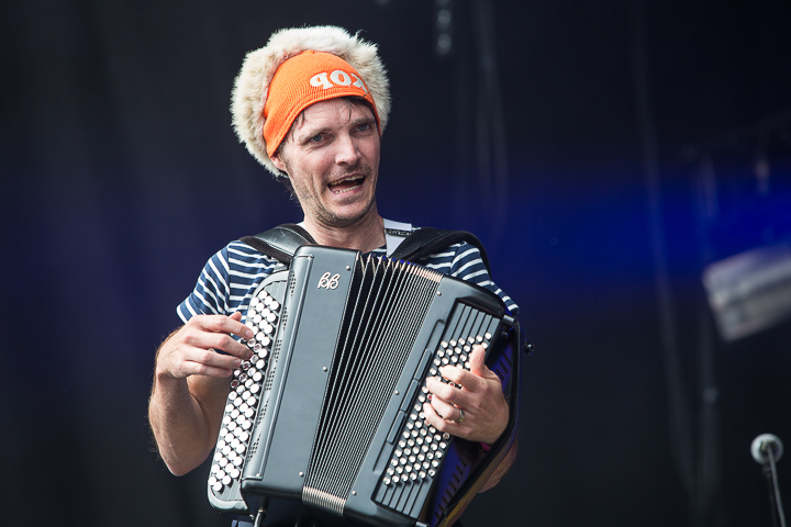 Kapitein Winokio & sfeer @ Linkerwoofer, picture 46, photographed by Marc Verdonck - FrontView Magazine