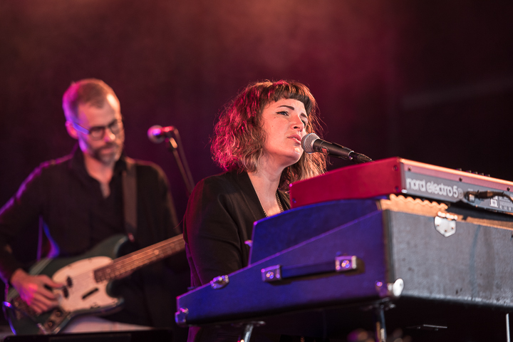 Becca Stevens @ Jazz Middelheim 2017, picture 2, photographed by Jan van Hecke - FrontView Magazine