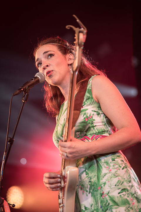 Becca Stevens @ Jazz Middelheim 2017, picture 10, photographed by Jan van Hecke - FrontView Magazine