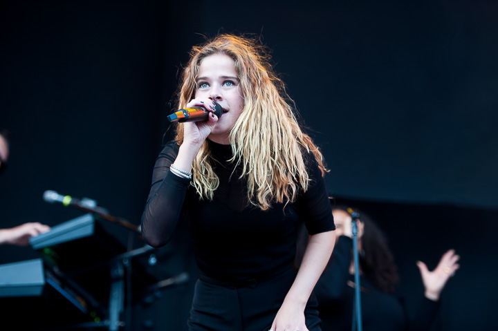 Laura Tesoro @ Midsummerfest Wommelgem, picture 3, photographed by Goele Bormans - FrontView Magazine