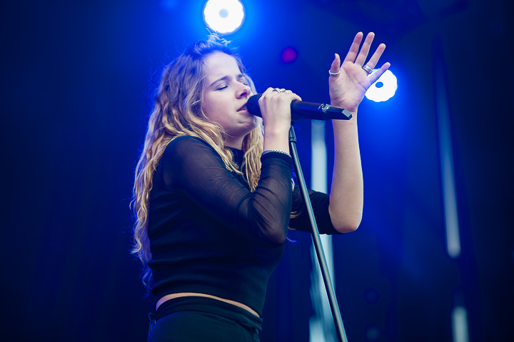 Laura Tesoro @ Midsummerfest Wommelgem, picture 7, photographed by Goele Bormans - FrontView Magazine