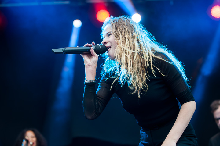 Laura Tesoro @ Midsummerfest Wommelgem, picture 10, photographed by Goele Bormans - FrontView Magazine