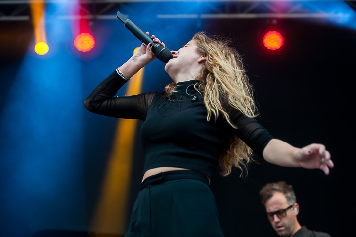 Laura Tesoro @ Midsummerfest Wommelgem, picture 11, photographed by Goele Bormans - FrontView Magazine
