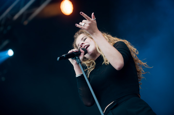 Laura Tesoro @ Midsummerfest Wommelgem, picture 18, photographed by Goele Bormans - FrontView Magazine
