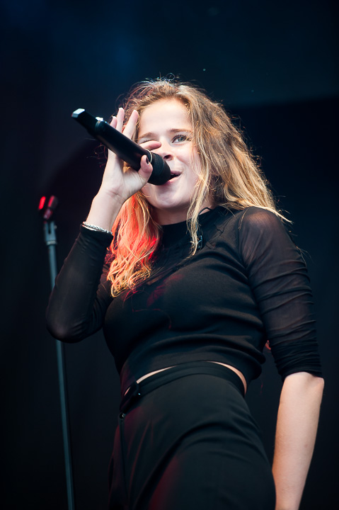 Laura Tesoro @ Midsummerfest Wommelgem, picture 19, photographed by Goele Bormans - FrontView Magazine