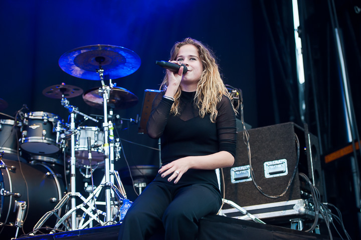 Laura Tesoro @ Midsummerfest Wommelgem, picture 20, photographed by Goele Bormans - FrontView Magazine