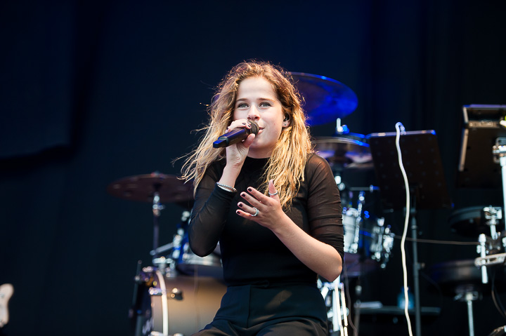 Laura Tesoro @ Midsummerfest Wommelgem, picture 22, photographed by Goele Bormans - FrontView Magazine