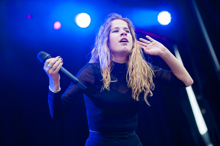 Laura Tesoro @ Midsummerfest Wommelgem, picture 25, photographed by Goele Bormans - FrontView Magazine