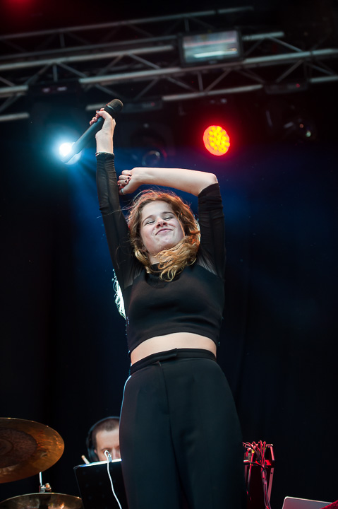 Laura Tesoro @ Midsummerfest Wommelgem, picture 31, photographed by Goele Bormans - FrontView Magazine