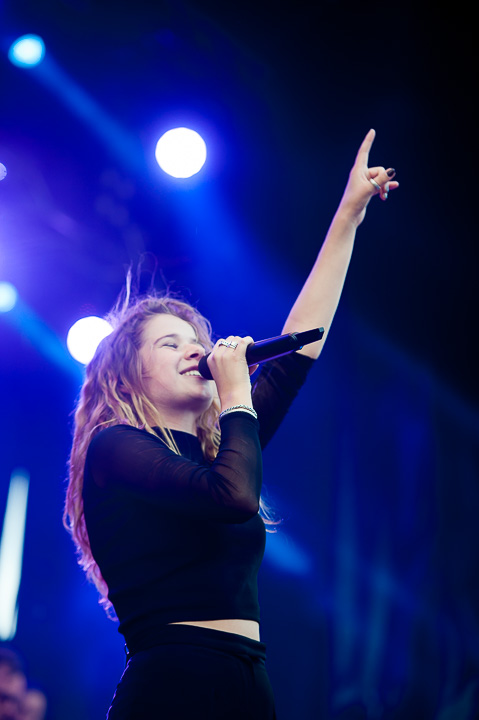 Laura Tesoro @ Midsummerfest Wommelgem, picture 37, photographed by Goele Bormans - FrontView Magazine