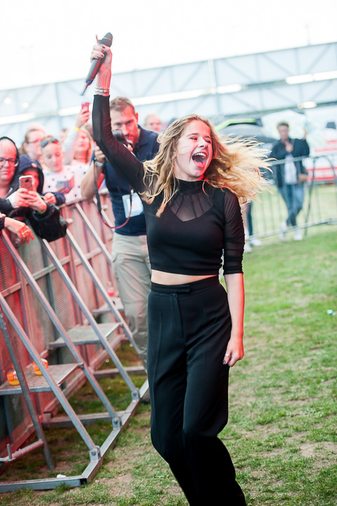 Laura Tesoro @ Midsummerfest Wommelgem, picture 40, photographed by Goele Bormans - FrontView Magazine