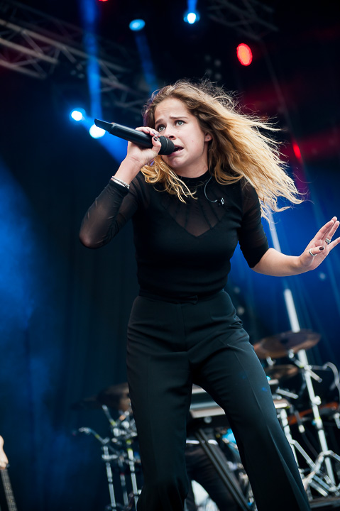 Laura Tesoro @ Midsummerfest Wommelgem, picture 52, photographed by Goele Bormans - FrontView Magazine