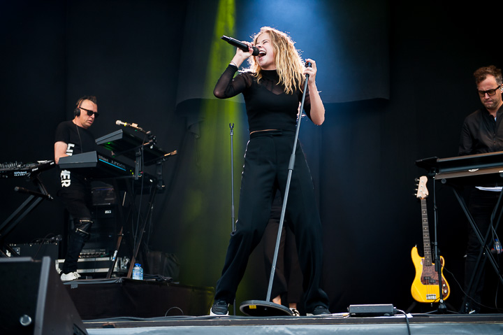 Laura Tesoro @ Midsummerfest Wommelgem, picture 56, photographed by Goele Bormans - FrontView Magazine