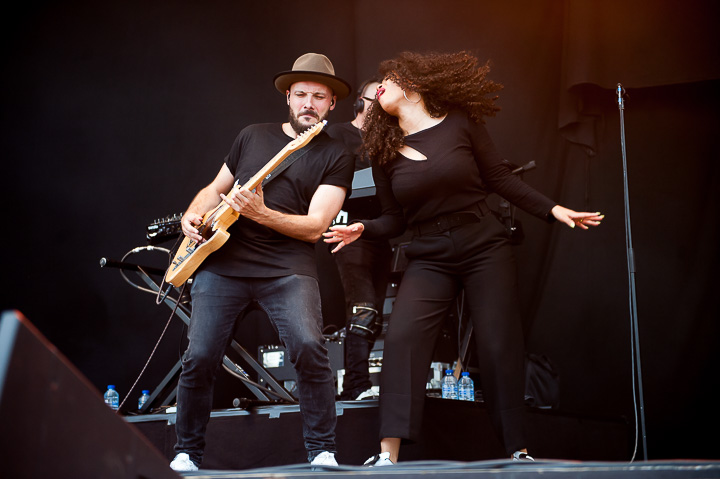Laura Tesoro @ Midsummerfest Wommelgem, picture 60, photographed by Goele Bormans - FrontView Magazine