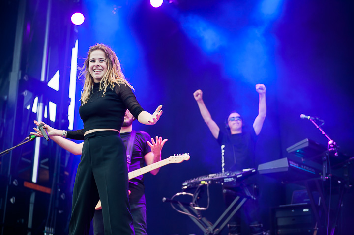 Laura Tesoro @ Midsummerfest Wommelgem, picture 65, photographed by Goele Bormans - FrontView Magazine