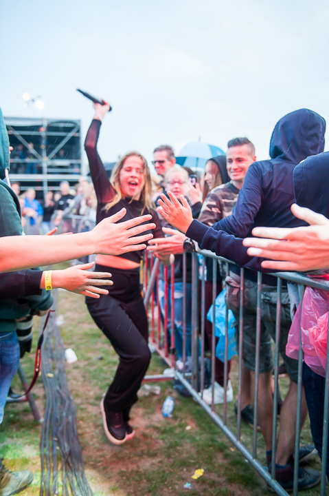 Laura Tesoro @ Midsummerfest Wommelgem, picture 73, photographed by Goele Bormans - FrontView Magazine