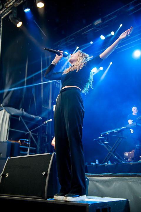 Laura Tesoro @ Midsummerfest Wommelgem, picture 76, photographed by Goele Bormans - FrontView Magazine