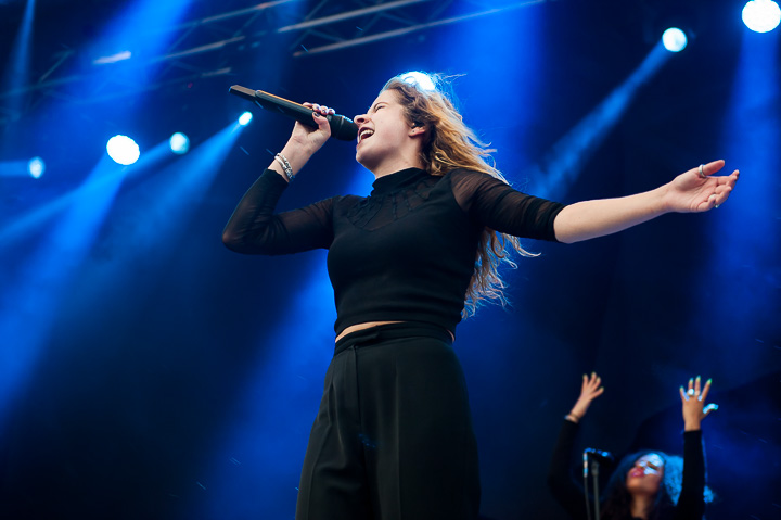 Laura Tesoro @ Midsummerfest Wommelgem, picture 78, photographed by Goele Bormans - FrontView Magazine