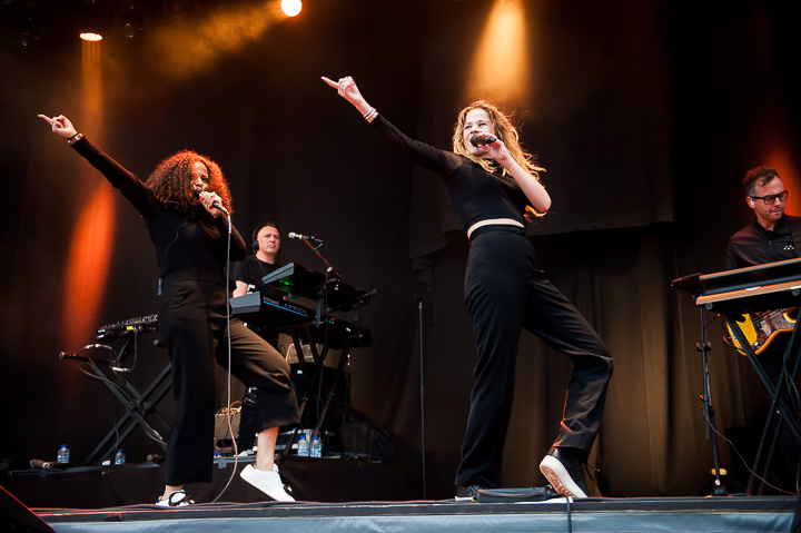 Laura Tesoro @ Midsummerfest Wommelgem, picture 82, photographed by Goele Bormans - FrontView Magazine