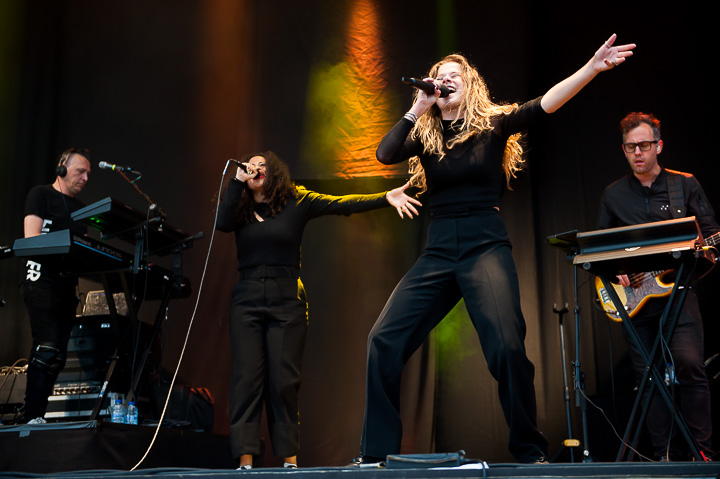 Laura Tesoro @ Midsummerfest Wommelgem, picture 83, photographed by Goele Bormans - FrontView Magazine