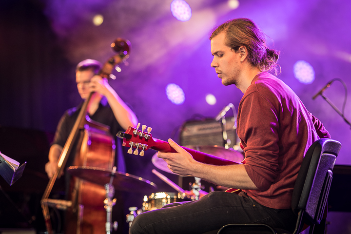 Penny Freeman feat. Mark Guiliana @ Jazz Middelheim 2017, picture 3, photographed by Jan van Hecke - FrontView Magazine