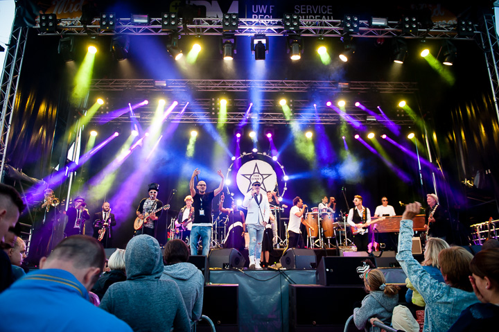 The Dinky Toys @ Midsummerfest Wommelgem, picture 20, photographed by Dimitri Vanlommel - FrontView Magazine