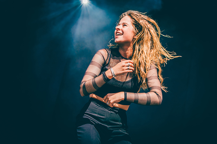 Laura Tesoro @ Paal op Stelten 2017, foto 1, foto's door Elke Briers - FrontView Magazine