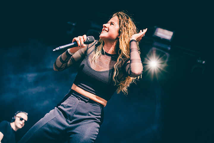 Laura Tesoro @ Paal op Stelten 2017, foto 6, foto's door Elke Briers - FrontView Magazine