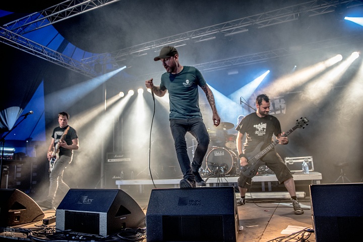 Fubar @ Ieper Hardcore Fest, picture 1, photographed by Luc Luyten - FrontView Magazine