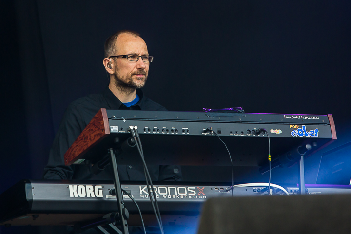 Nik Kershaw @ Nostalgie Beach Festival, picture 6, photographed by Marc Verdonck - FrontView Magazine
