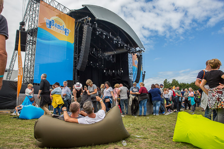 Sfeer @ Nostalgie Beach Festival, picture 2, photographed by Marc Verdonck - FrontView Magazine