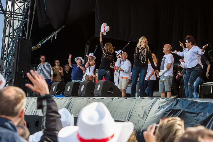 Sfeer @ Nostalgie Beach Festival, picture 7, photographed by Marc Verdonck - FrontView Magazine