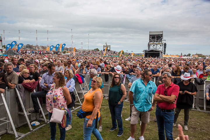 Sfeer @ Nostalgie Beach Festival, picture 12, photographed by Marc Verdonck - FrontView Magazine