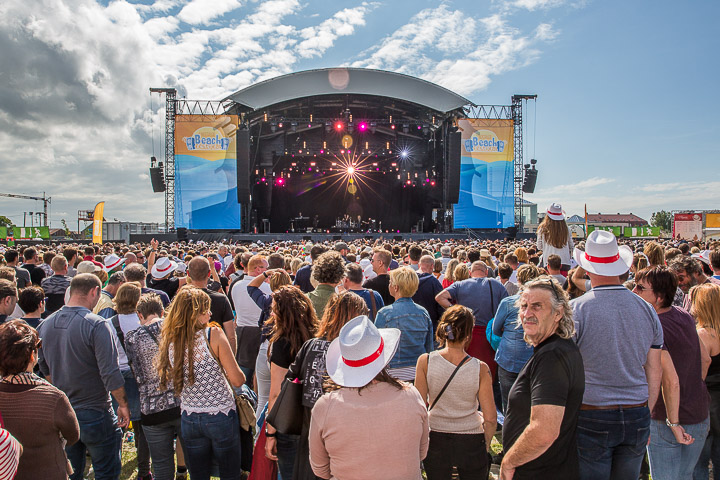 Sfeer @ Nostalgie Beach Festival, picture 21, photographed by Marc Verdonck - FrontView Magazine