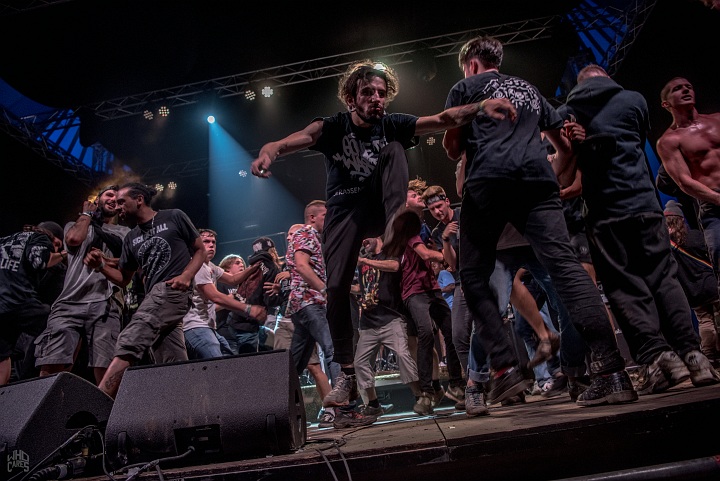 Turnstile @ Ieper Hardcore Fest, picture 21, photographed by Luc Luyten - FrontView Magazine