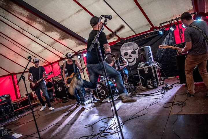 Unsure @ Ieper Hardcore Fest, picture 2, photographed by Luc Luyten - FrontView Magazine