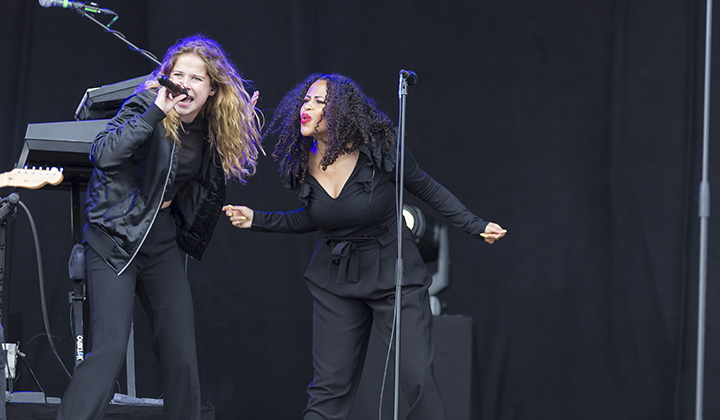 Laura Tesoro @ Marktrock Aalst, picture 5, photographed by dirk janssens - FrontView Magazine