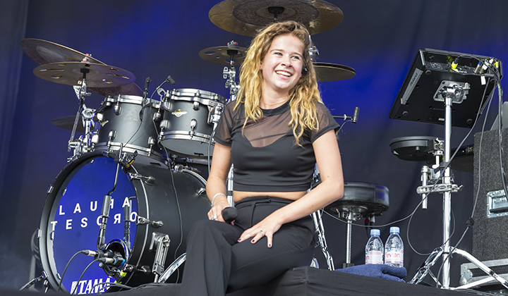 Laura Tesoro @ Marktrock Aalst, picture 6, photographed by dirk janssens - FrontView Magazine