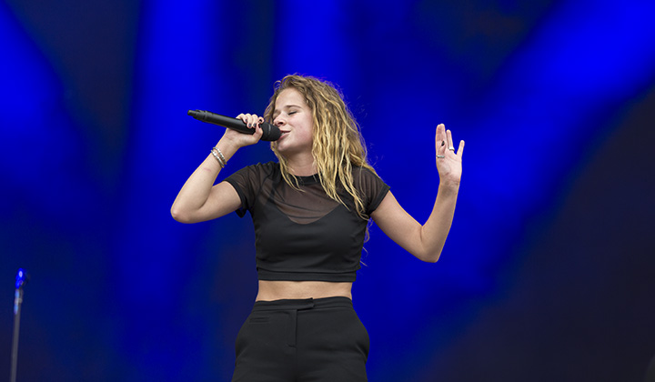 Laura Tesoro @ Marktrock Aalst, picture 11, photographed by dirk janssens - FrontView Magazine