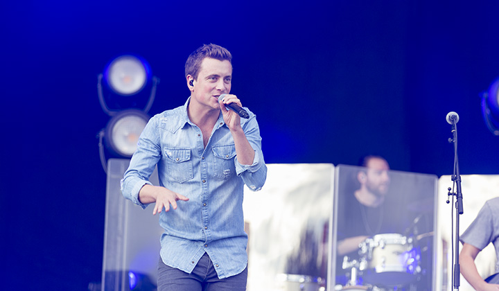 Niels Destadsbader @ Marktrock Aalst, picture 1, photographed by dirk janssens - FrontView Magazine