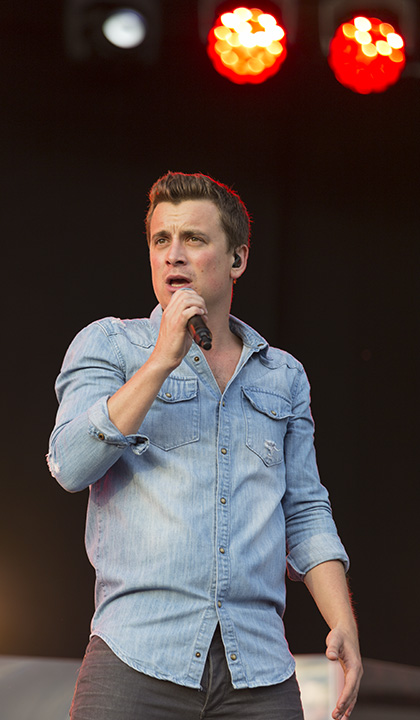 Niels Destadsbader @ Marktrock Aalst, picture 8, photographed by dirk janssens - FrontView Magazine