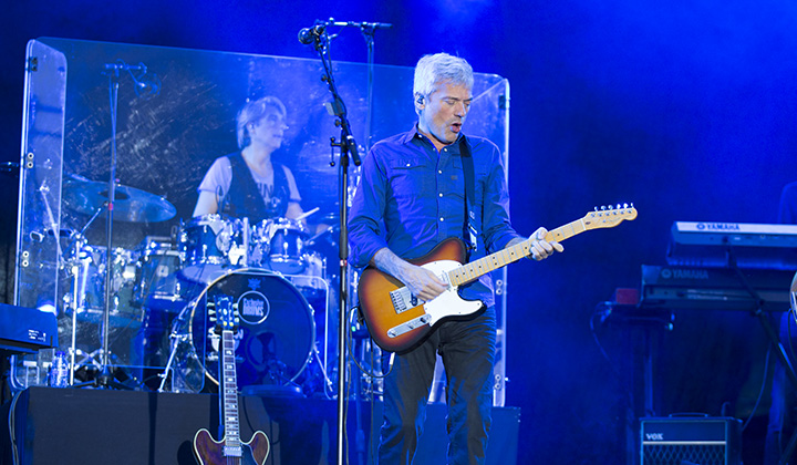 Soulsister @ Marktrock Aalst, picture 5, photographed by dirk janssens - FrontView Magazine