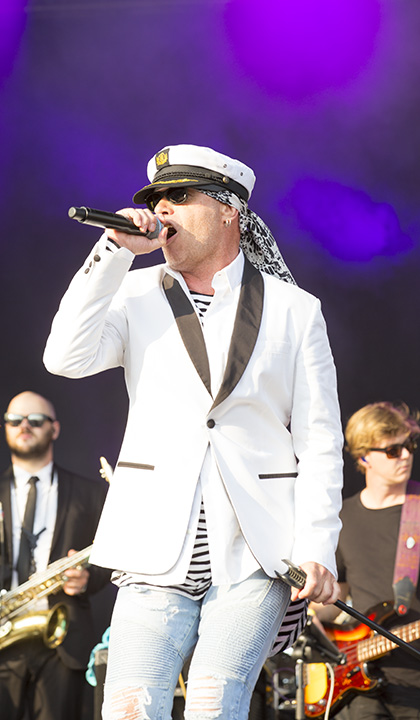 The Dinky Toys XXL @ Marktrock Aalst, picture 2, photographed by dirk janssens - FrontView Magazine