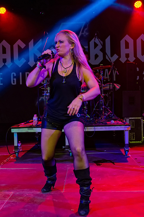 back'n black @ Razernij 2017, picture 2, photographed by FrontView Magazine