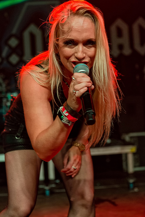 back'n black @ Razernij 2017, picture 3, photographed by FrontView Magazine