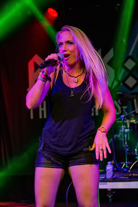 back'n black @ Razernij 2017, picture 7, photographed by FrontView Magazine